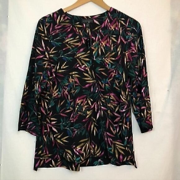 NEW NWT INVESTMENTS V-Neck Leaf Wrap Top Black Green Floral 3/4 Sleeve Surplice - Picture 2 of 8